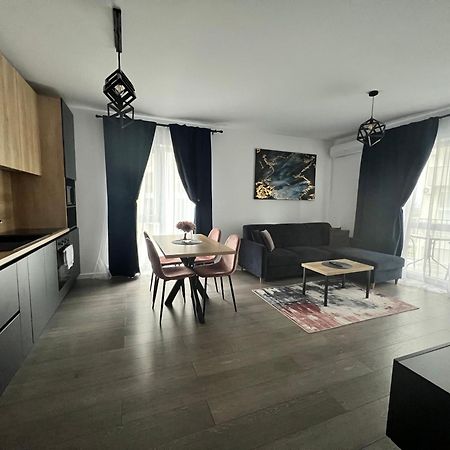 Sarah'S Place Орадя Экстерьер фото